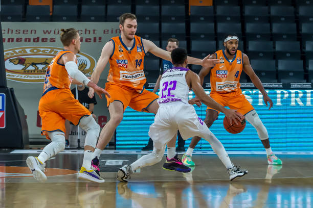 争激烈的世 争激烈的世