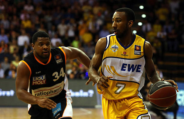 还在更衣室 还在更衣室